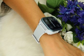 Smartwatch dziecięcy Garett Kids Essa 4G szary.  Smartwatch Garett dziecięcy. Smartwatch Garett z GPS. Dziecięcy Garett z rozmowami. Zegarek smartwatch dla dzieci.3.jpg
